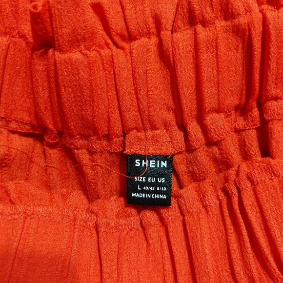 Red Ruffled Top and Shorts Set - Picture 3 of 5